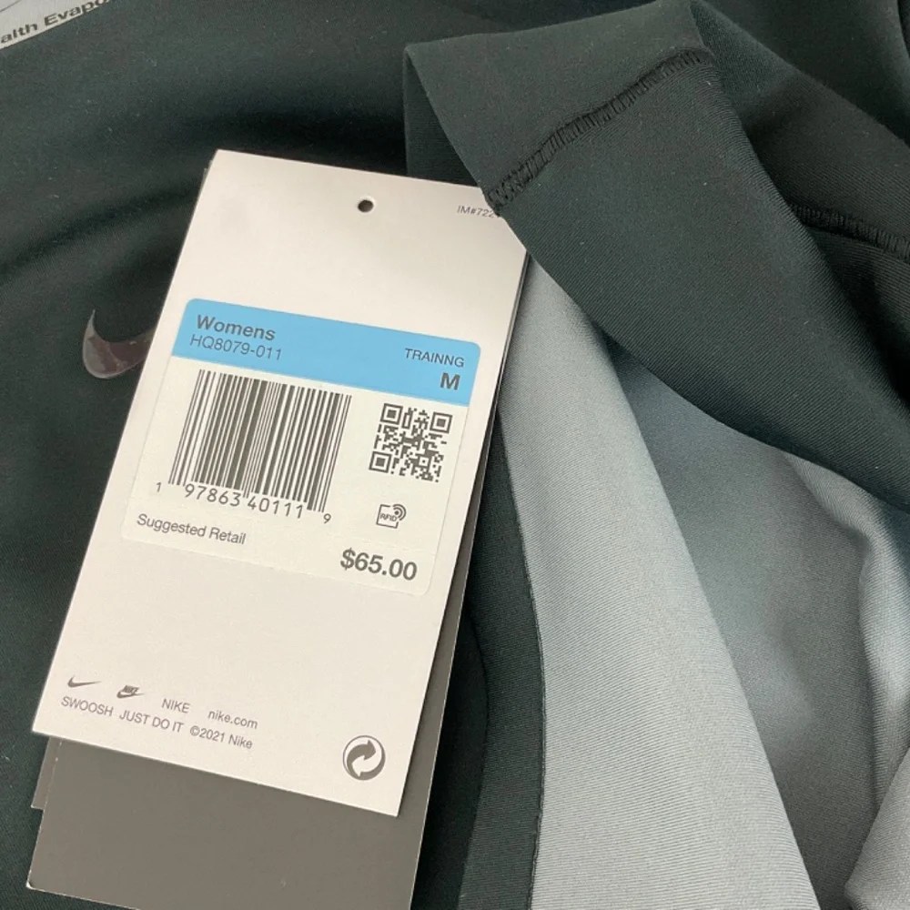 Nike Form Women's Short-Sleeve Top NWT - Picture 7 of 10